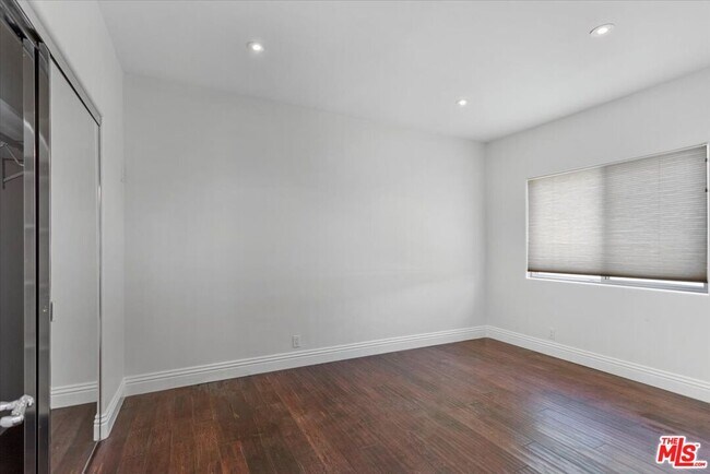 Building Photo - 4144 Nagle Ave