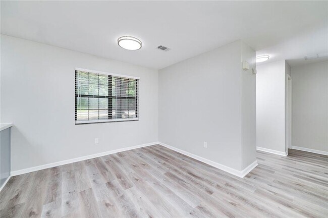 Building Photo - 345 Santa Fe Trail