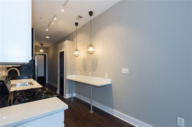 Building Photo - 1108 Milton Terrace SE