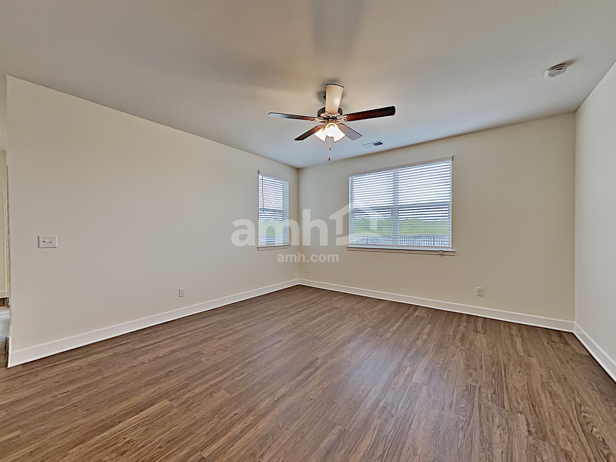 Building Photo - 4265 Longfellow Dr