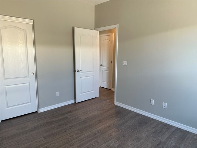 Building Photo - 1705 Talc Rd