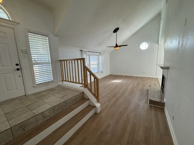 Building Photo - 5232 Goodman Dr