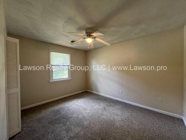 Building Photo - Cozy and Clean on a Cul De Sac-Move In Ready!