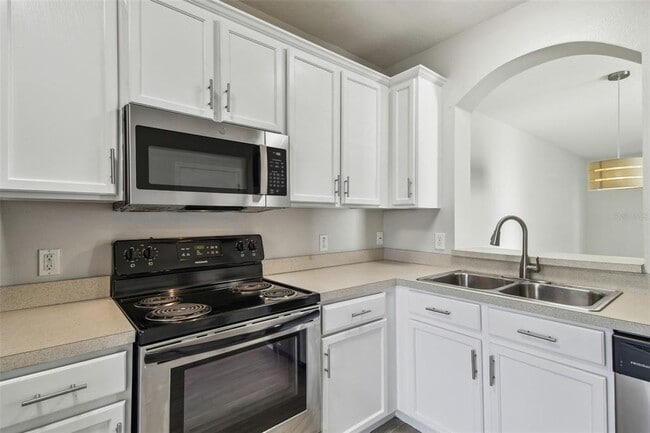 Building Photo - 16227 Swan View Cir