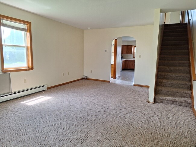 Building Photo - 145 Honeymoon St