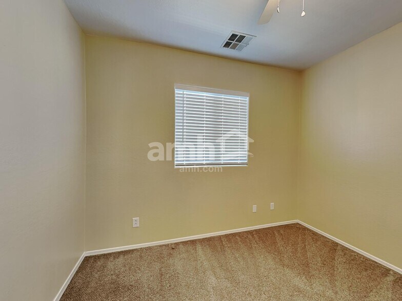 Building Photo - 5339 W Chisum Trl