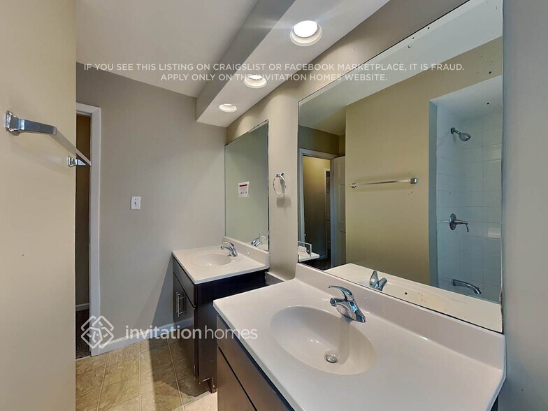 Building Photo - 240 Hale St