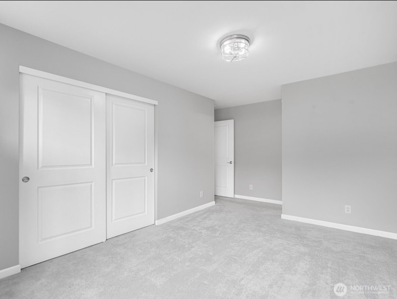 Building Photo - 35227 SE Aspen Ln