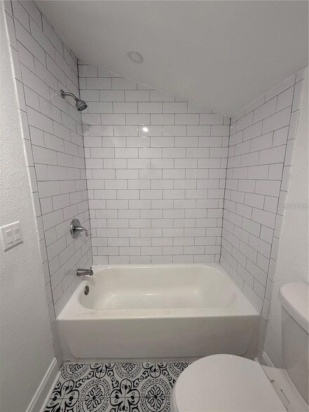 Building Photo - 114 W Amelia Ave