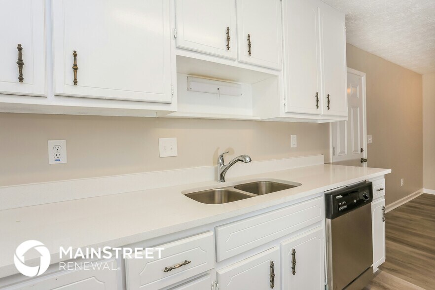 Building Photo - 11011 Highridge Ct