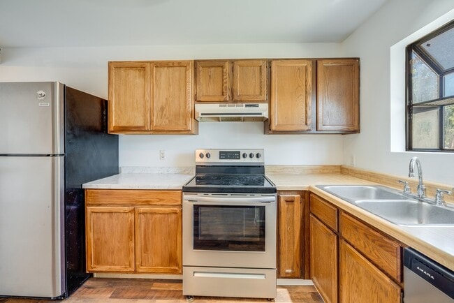 Building Photo - 7234 Oak Ridge Pl