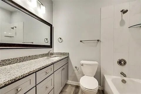 Building Photo - 5805 Rivendell Dr