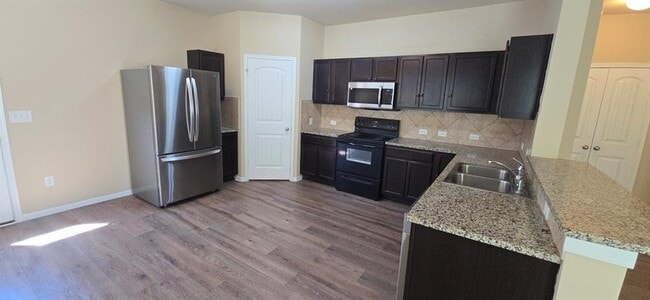 Building Photo - 15201 Bullbrier Rd