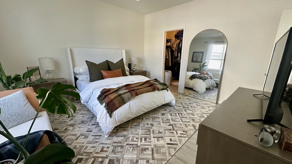 Primary Bedroom - 194 Olive Ave