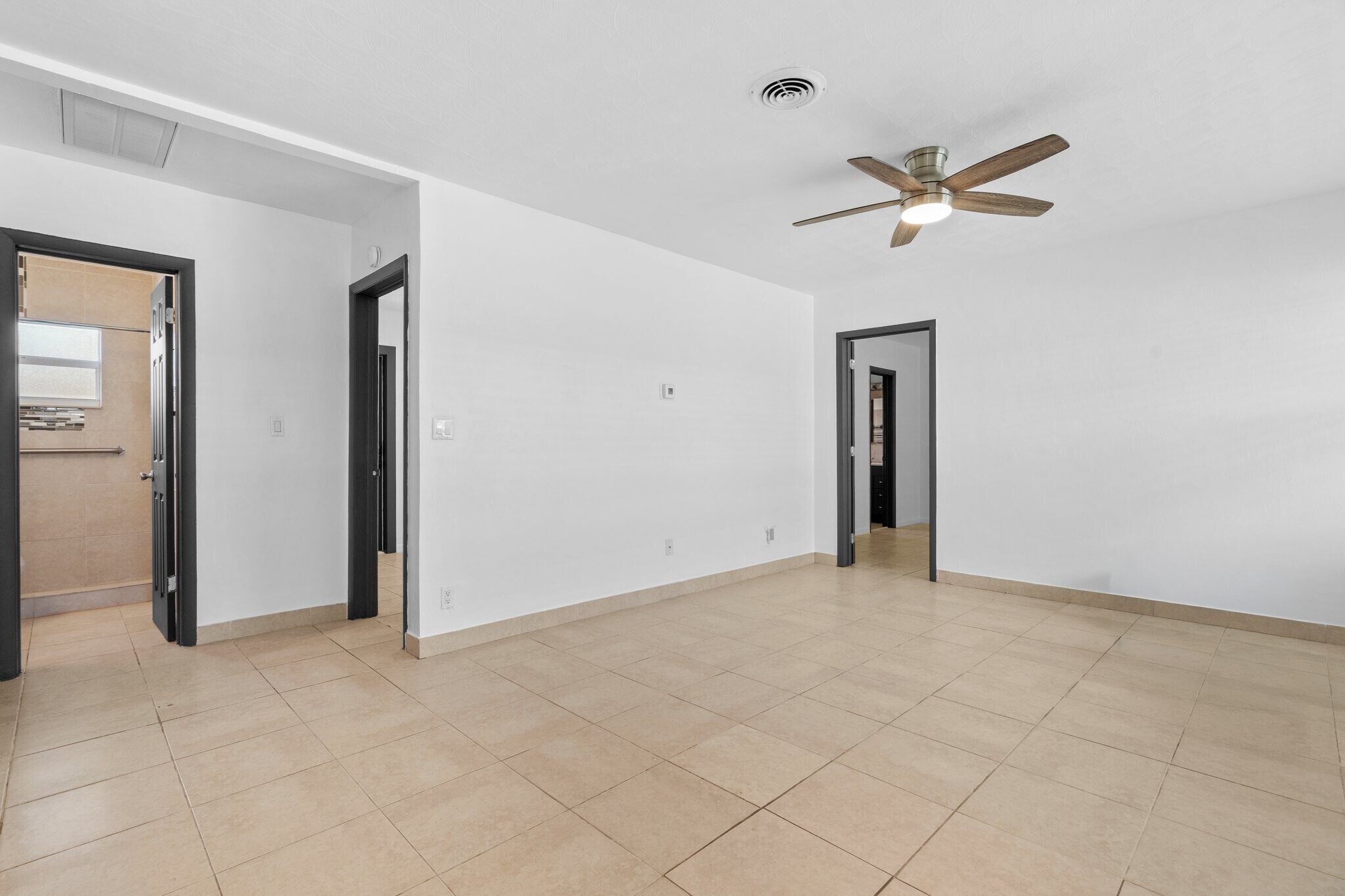 Building Photo - 2235 Coolidge St