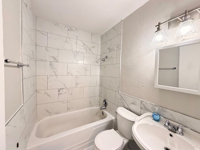 Building Photo - 3737 E 27th Pl