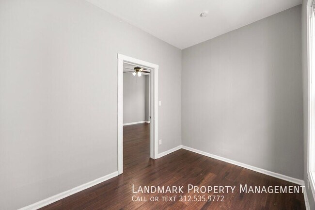 Building Photo - 2947 N Avers Ave