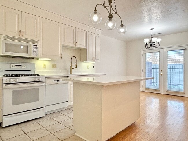 Building Photo - 943 Sage Park Ln S