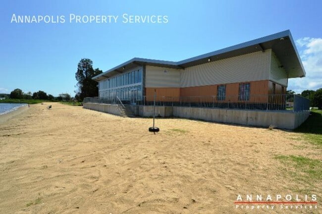 Building Photo - 858 Selby Blvd