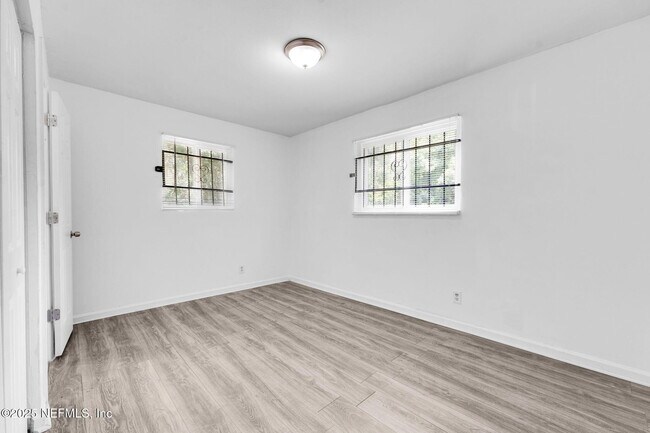 Building Photo - 9155 Sibbald Rd