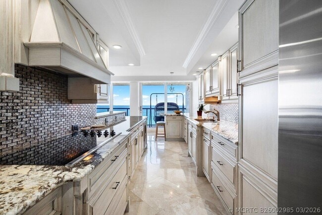 Building Photo - 2727 S Ocean Blvd