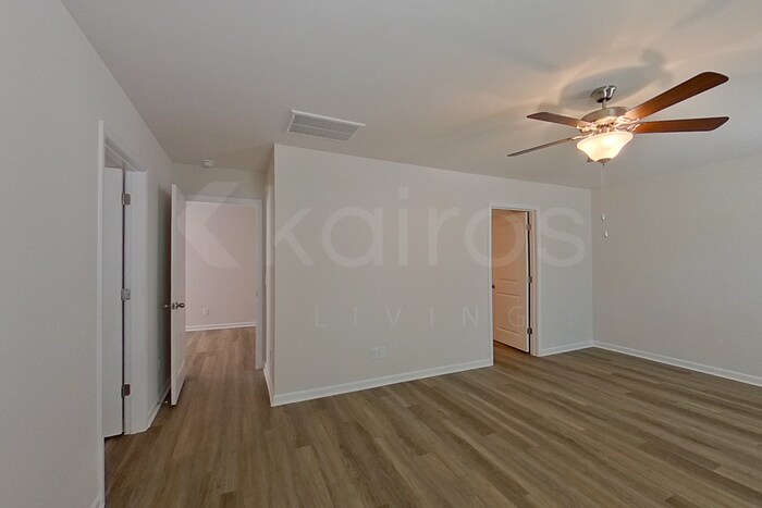 Building Photo - 122 Inez Ave