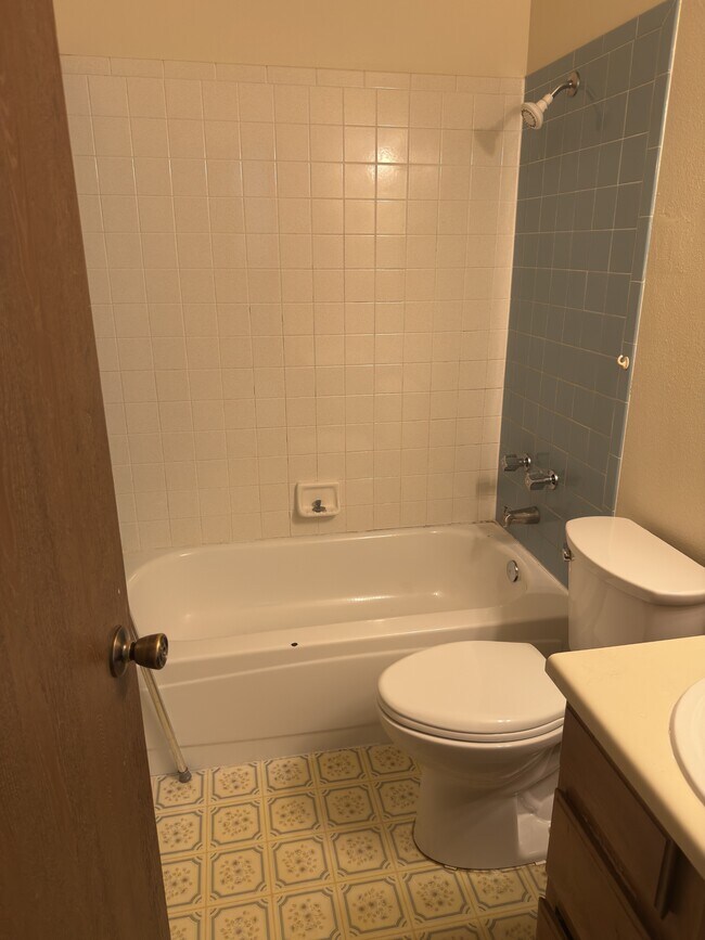 Building Photo - 2718 Sagebrush Dr