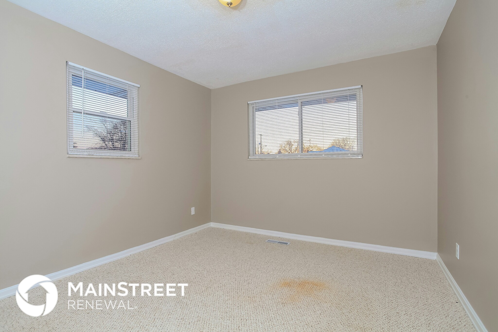 Building Photo - 614 S Sylvan Ave