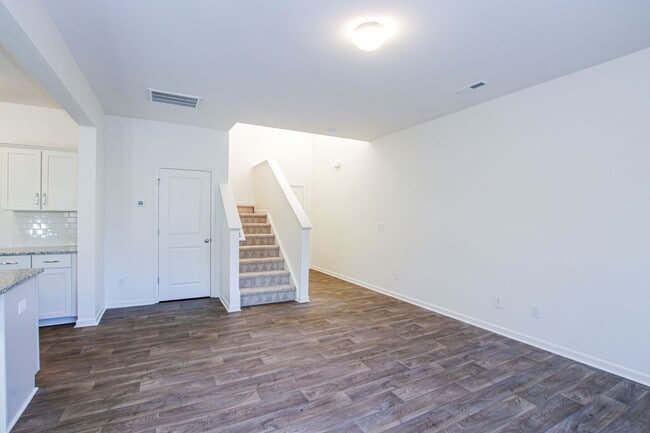 Building Photo - 3BD/2.5 Bath Townhome in Midland Wyntree Community- AVAILABLE NOW