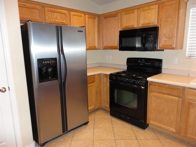 Building Photo - 529 Sunny Meadows Dr NE