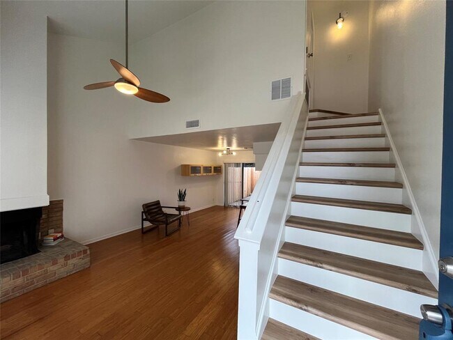 Building Photo - 5604 Woodrow Ave