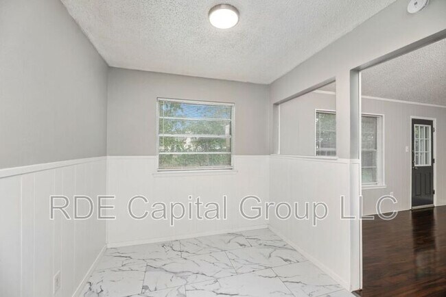 Building Photo - 8013 Emerald Hills Way