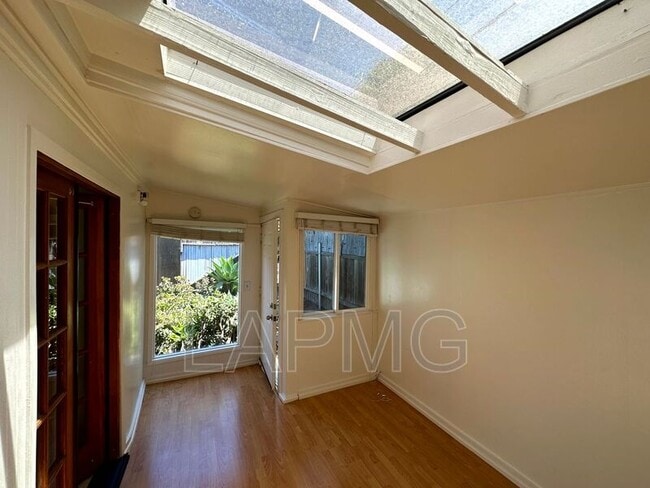 Building Photo - 2434 Echo Park Ave