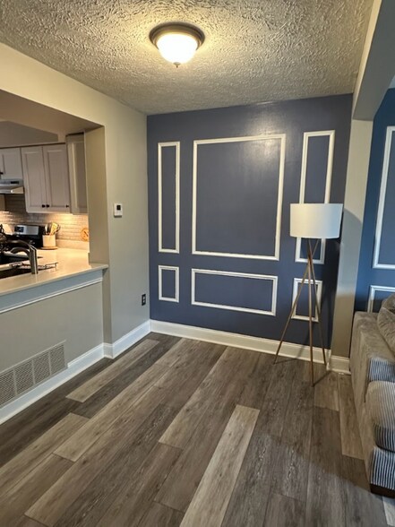 Building Photo - 104 Kendall Ln