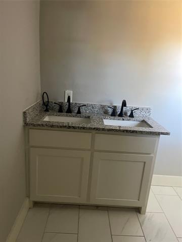 Building Photo - 402 S Pearl St