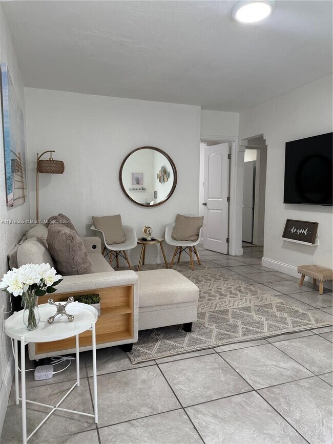 Building Photo - 27 NW 44th St