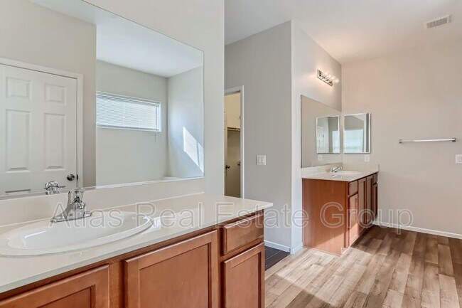 Building Photo - 9544 Alma Ridge Ave