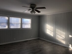 Building Photo - 1090 Brown Ave