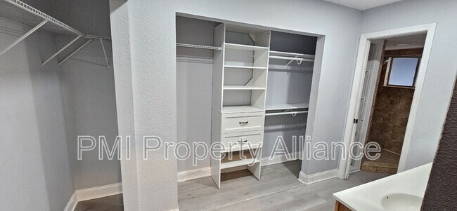 Building Photo - 5015 Nassau Cir