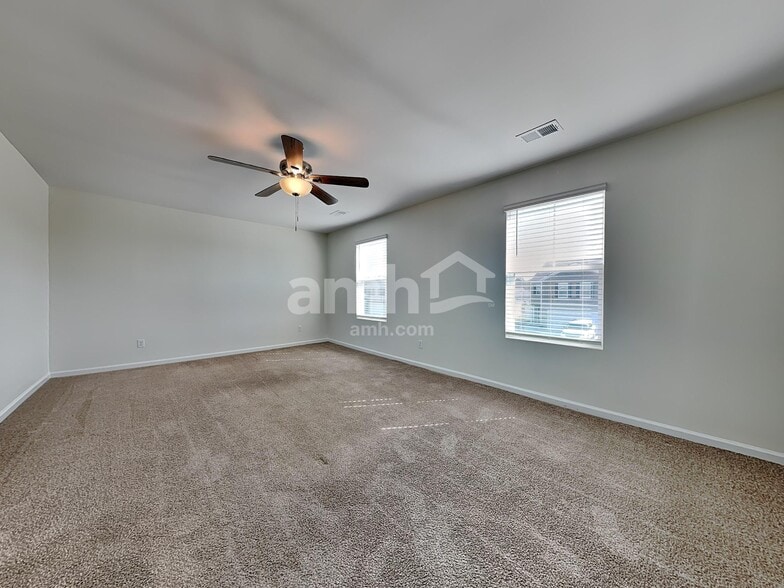 Building Photo - 176 Tobago Cir