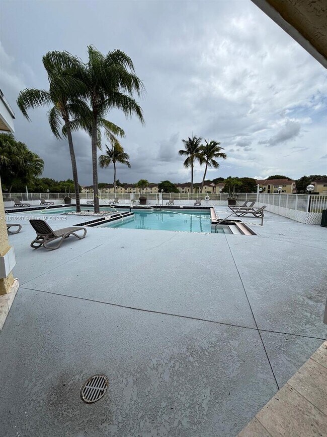 Building Photo - 12620 Vista Isles Dr