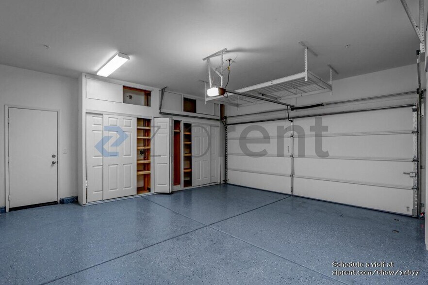Building Photo - Unit