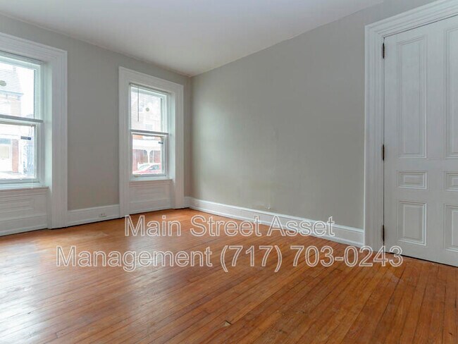 Building Photo - 59 King St