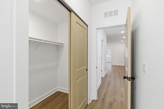 Building Photo - 2643 N 6th St