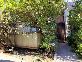 Building Photo - 13623 Valerio St