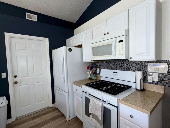 Building Photo - 6912 Long Needle Ct