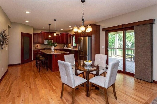 Building Photo - Spacious 5BR House in Johnston