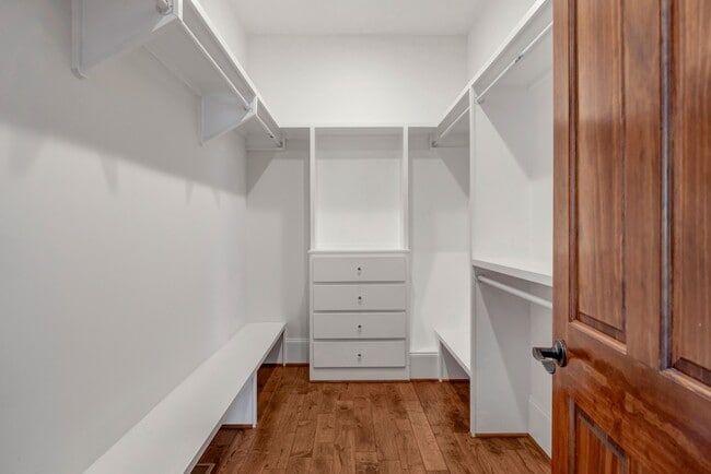 Building Photo - 5014 Mountview Pl