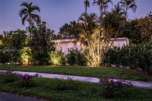 Building Photo - 3138 SW 15th St