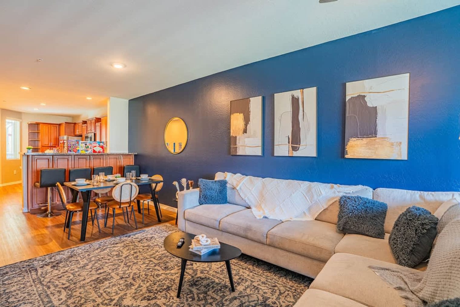 Building Photo - 1275 E University Dr